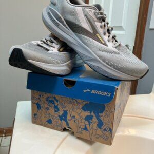 Men's Brooks Adrenaline GTS 24 Brand New Size 12.5 WIDE 2E (Retail $140)